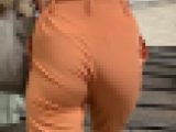 「こぼれ落ち過ぎ！Pからハミ出す尻肉が最高な綺麗なお姉さん(1名)」