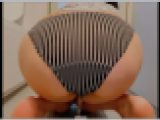 パンティーを履いたまま四つん這いポーズで清水☆