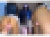 【続編】風のいたずらでスカートがめくれてしまうエロ尻に中指バイブ発動中！